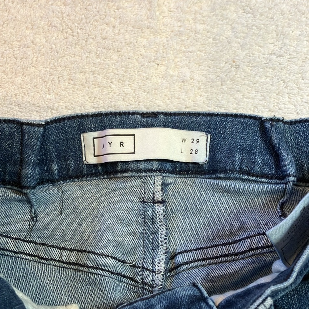 Ayr The Riser - image 7